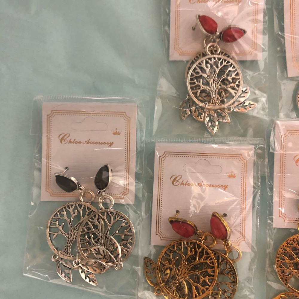Tree Leaf Gem Earrings - Picture 6 of 6